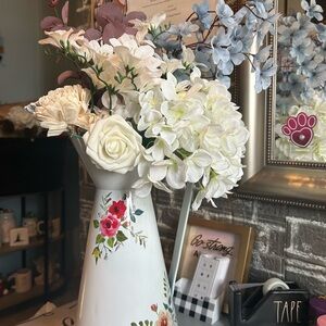 Elegant Floral Vase with Multicolor Blooms